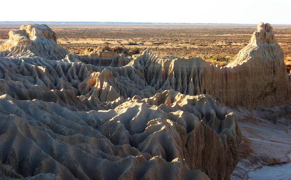 Grandes Murailles de Chine dans le parc national de Mungo, Australie