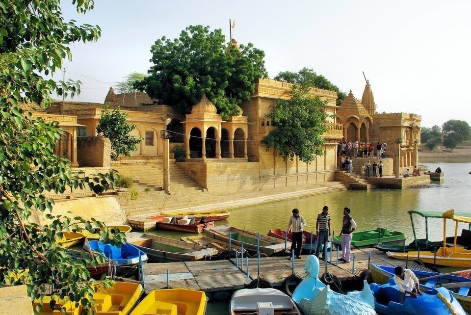 Lac Gadisar près de la ville de Jaisalmer, Inde