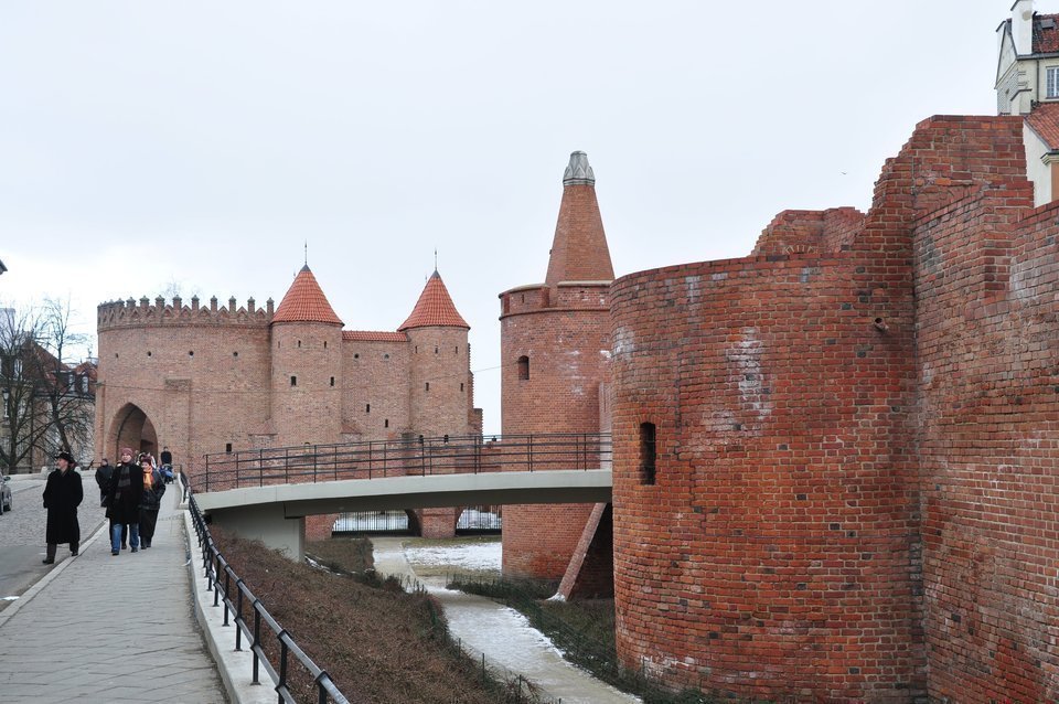 Barbakan et les murs défensifs, Varsovie