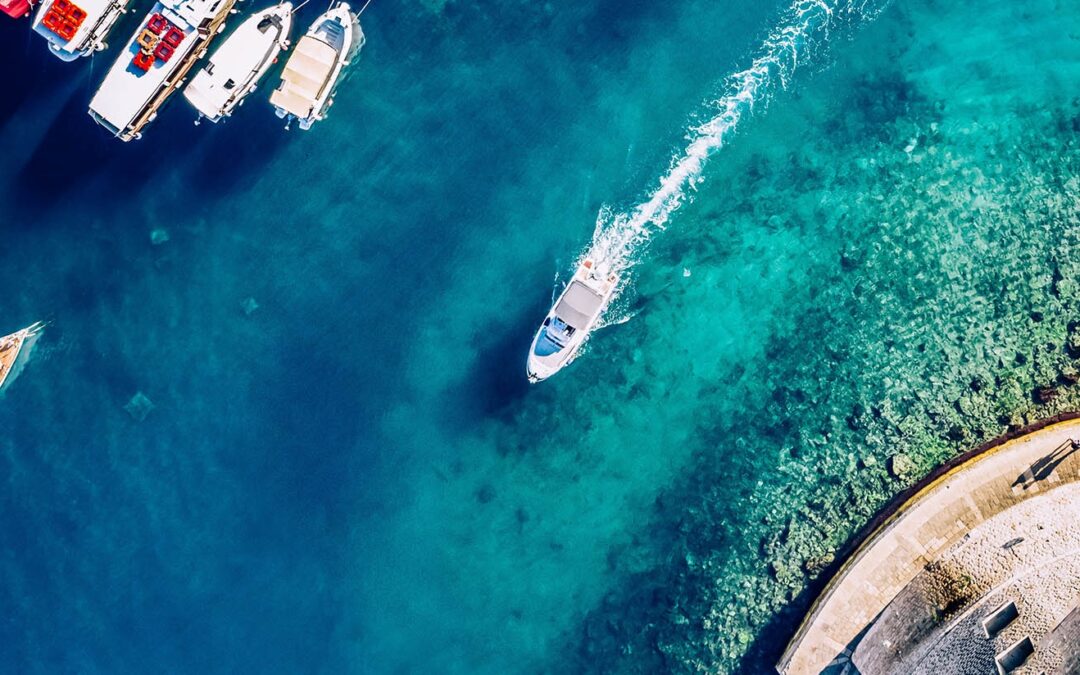 Un guide complet sur l’exploration de destinations estivales exotiques en yacht