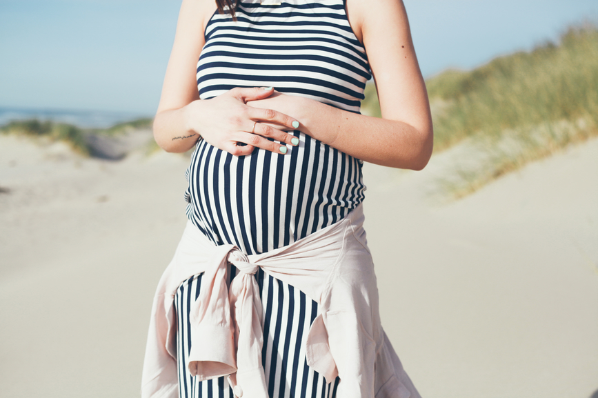  12 meilleurs écrans solaires sans danger pour la grossesse pour votre routine de soins de la peau en été |  Bien + Bien
