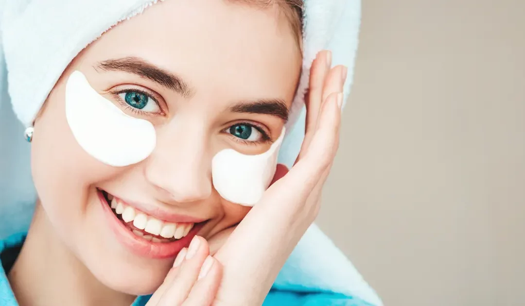 6 soins du contour des yeux maison : crèmes, baumes et masques maison